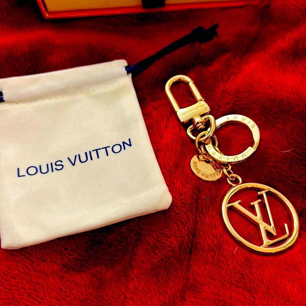 NEW LV Charm Keychain GOLD keychain w/out tag,